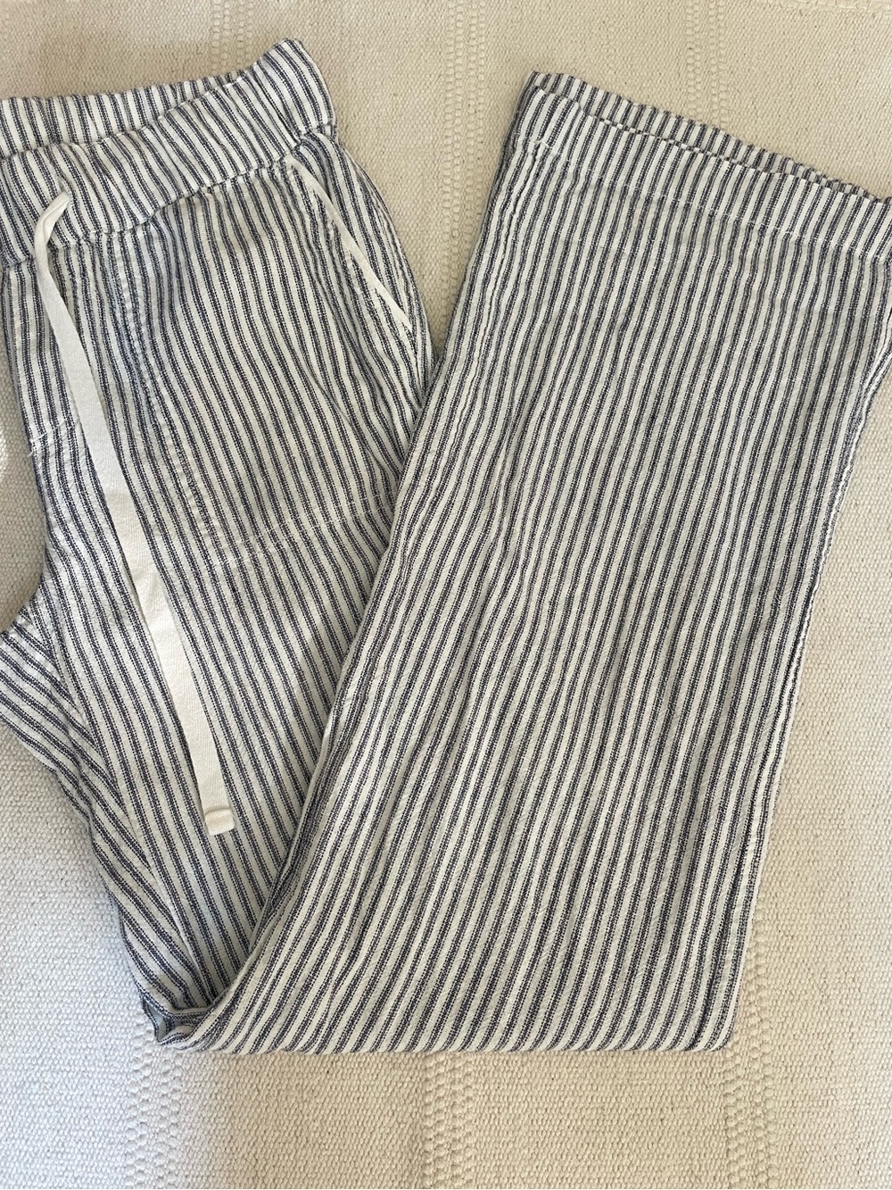 Caslon | Blue and White Pin Stripe Drawstring Linen Pants | XS